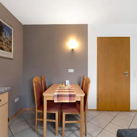 Am Tivoli Apartment *